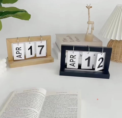 Wooden Desktop Calendar